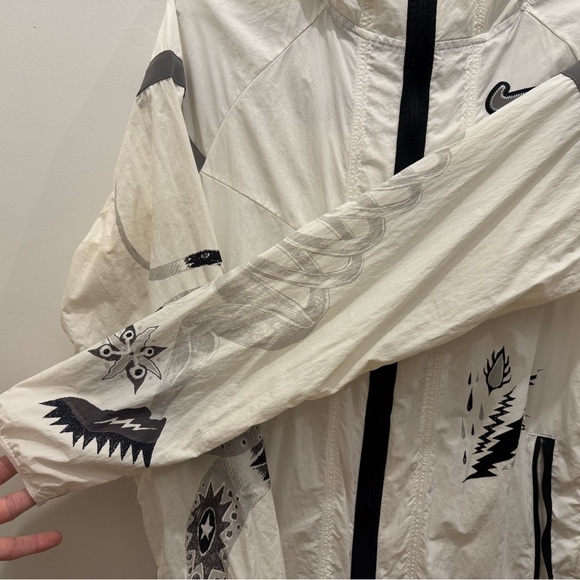 Nike running jacket - Picture 3 of 11